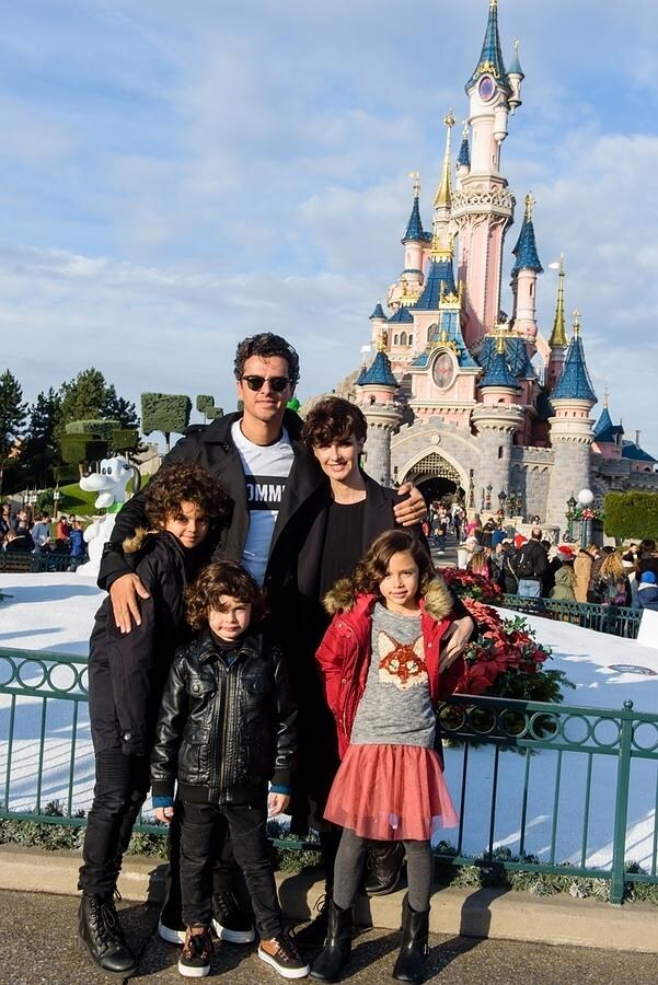 Paz Vega y su familia se hacen la foto típica
