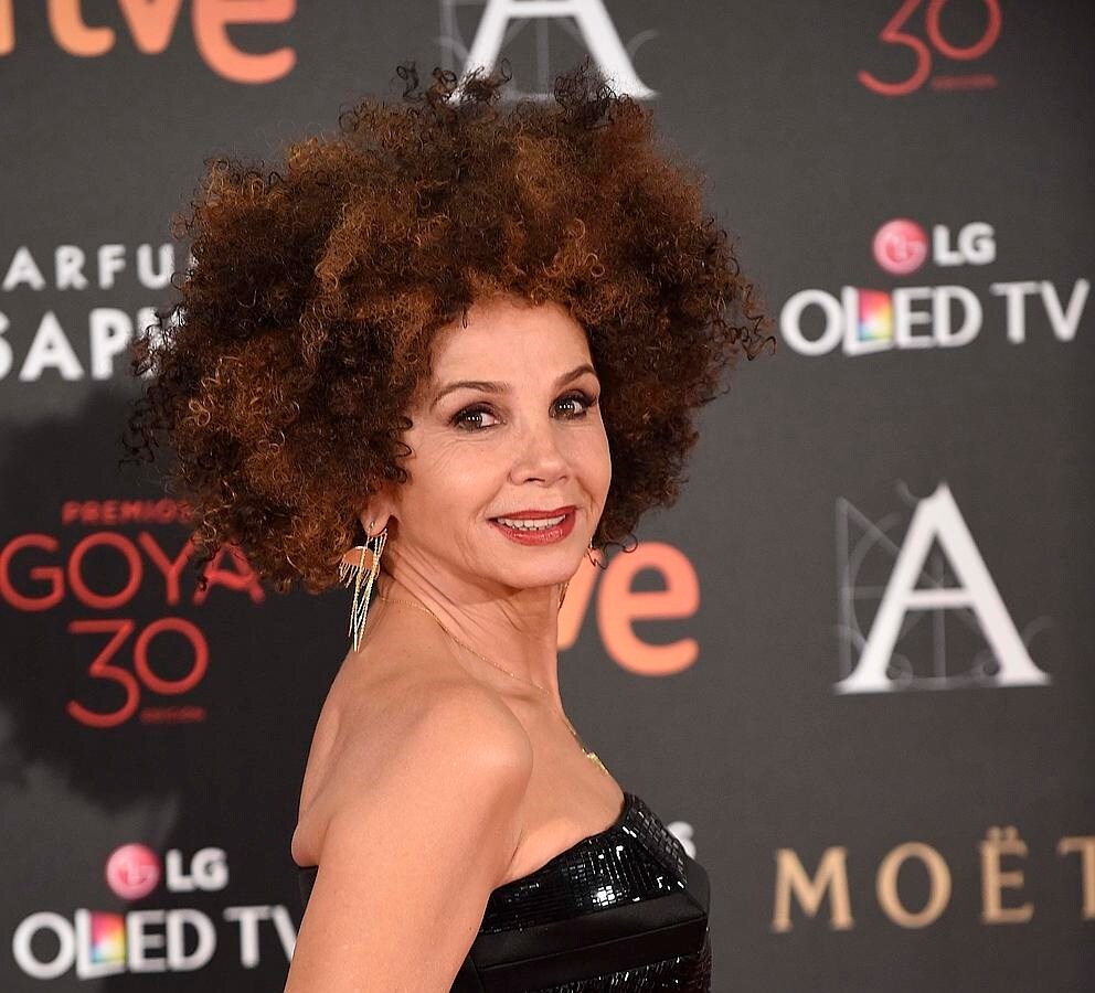 Victoria Abril con un peinado a lo afro en los Premios Goya
