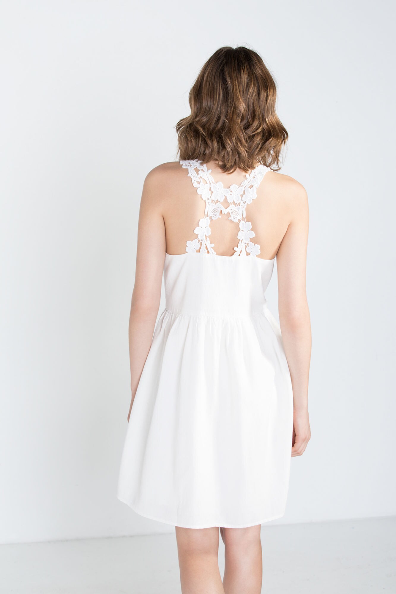 Little white dress de Cortefiel