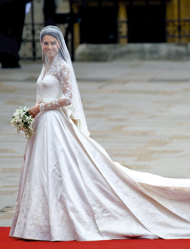 Clásico. En 2011, Kate Middleton se casó con un Alexander McQueen diseñado por Sarah Burton.