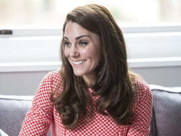 Kate Middleton en su visita al Colegio de Ginecólogos y Obstetras de Londres/GTRES