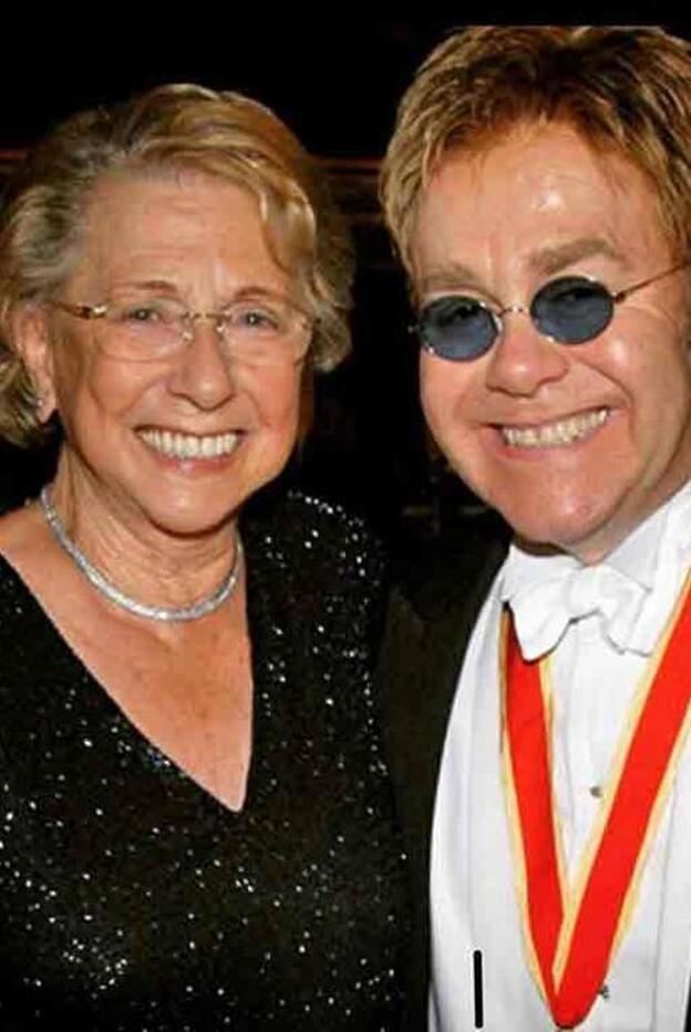 Elton John se ha despedido de su madre con esta imagen en las redes sociales./instagram.