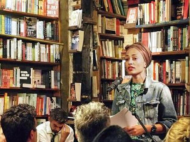 Zadie Smith en una lectura en la mítica librería parisina Shakespeare and Company, en 2011.
