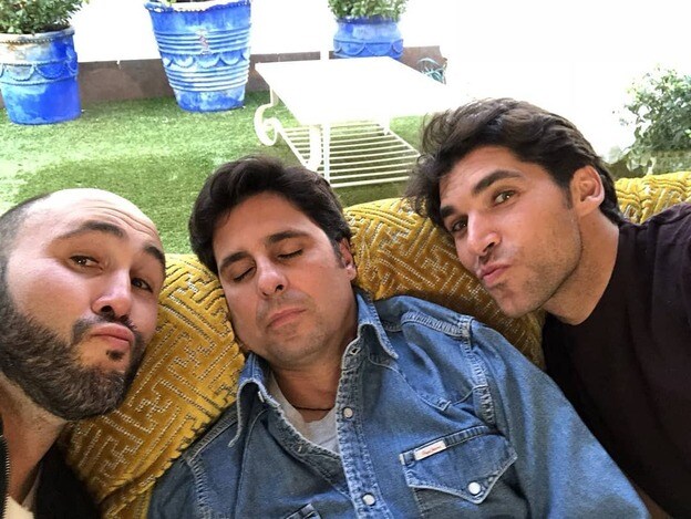 Kiko, Fran (dormido) y Cayetano Rivera./Instagram