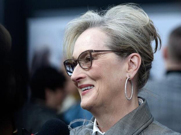 Meryl Streep con moño italiano desenfadado en la presentación de 'Los papeles del Pentágaono' en Washington.