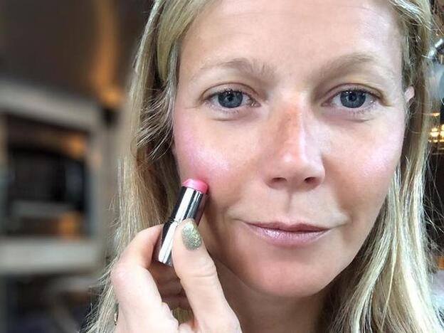 Gwyneth Paltrow tiene su propia marca de cremas Good Skincare y de maquillaje Juicy Beauty. Pincha en la foto para ver las marcas de belleza de las famosas./Instagram