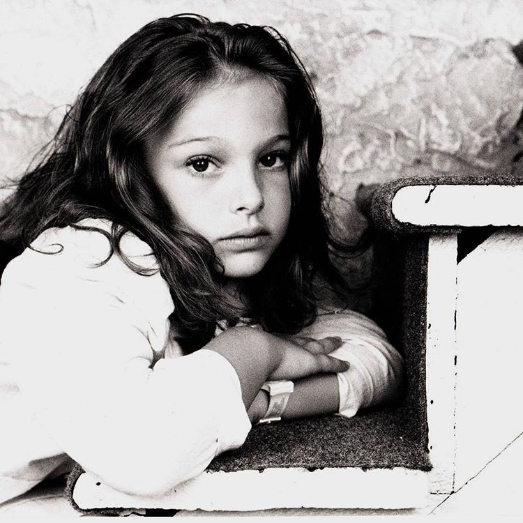 10 famosos valientes nos muestran cómo eran de adolescentes: Natalie Portman