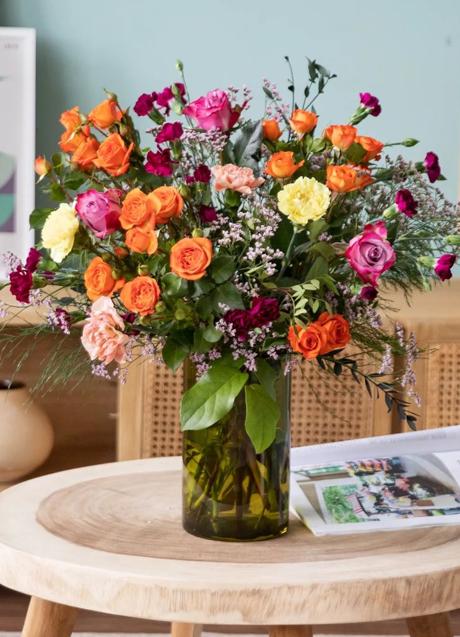 Agregar flores en casa es muy importante para el estilo boho y deben ser muy coloridas. / 