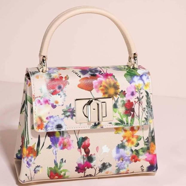 El bolso de Furla de la reina Letizia.