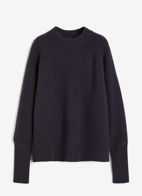 Jersey de cachemira en violeta de H&M. Foto: H&M.