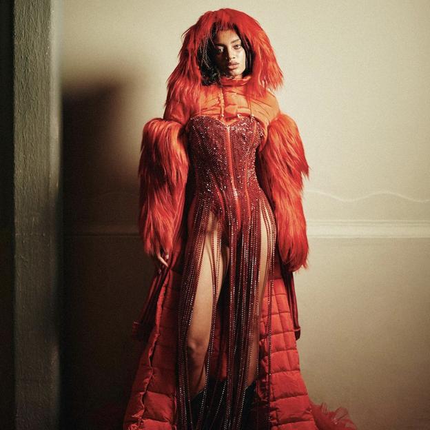 Así es la propuesta de It-Spain para el corsé que lució NIeves Álvarez en la alfombra roja de los Premios Grammy Latino 2023.