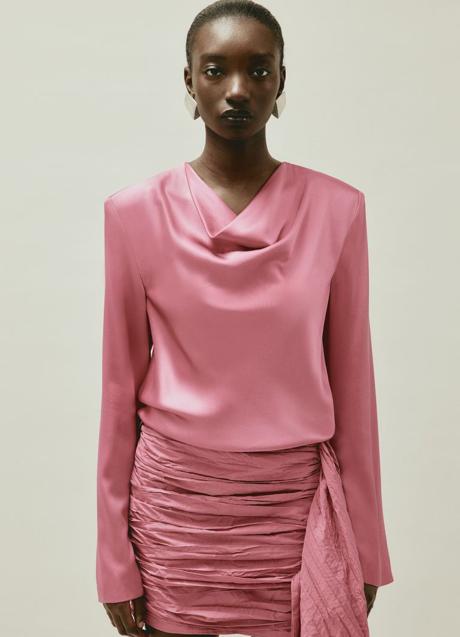 Blusa rosa de H&M (149 euros)