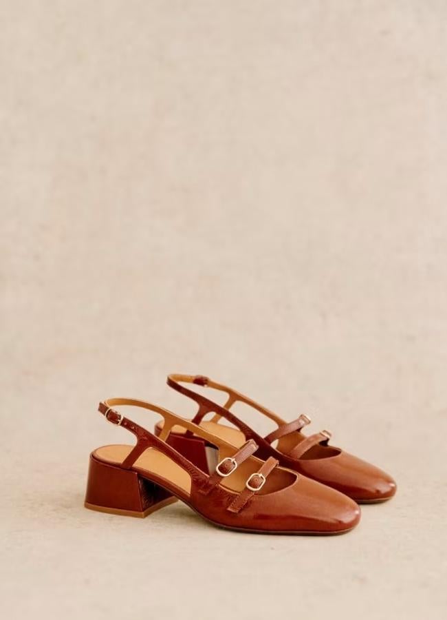 Merceditas marrones de Sézane, 155 euros.