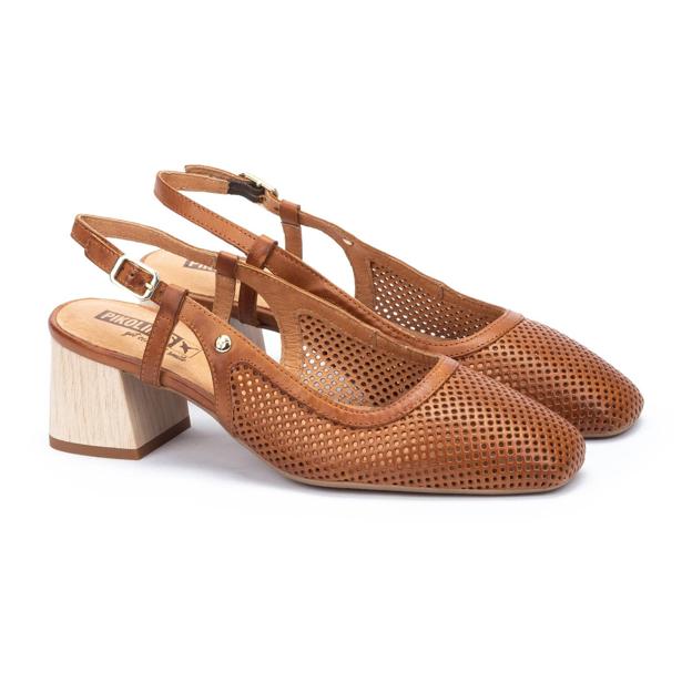 Zapatos destalonados con rejilla de Pikolinos, 69,95 euros.