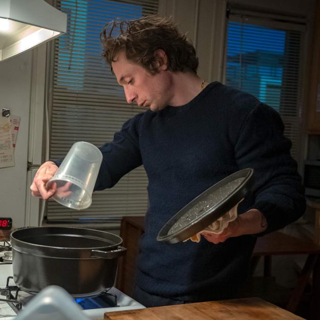 Jeremy Allen White en una imagen de la segunda temporada de The Bear. 