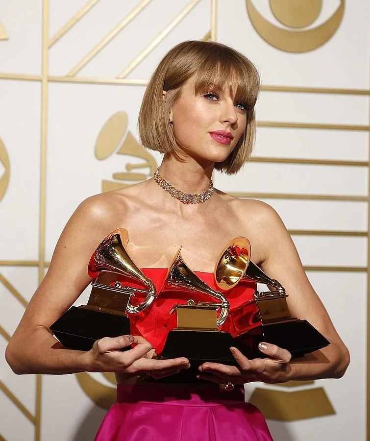 Premios Grammy 2016: Taylor Swift se llevó tres