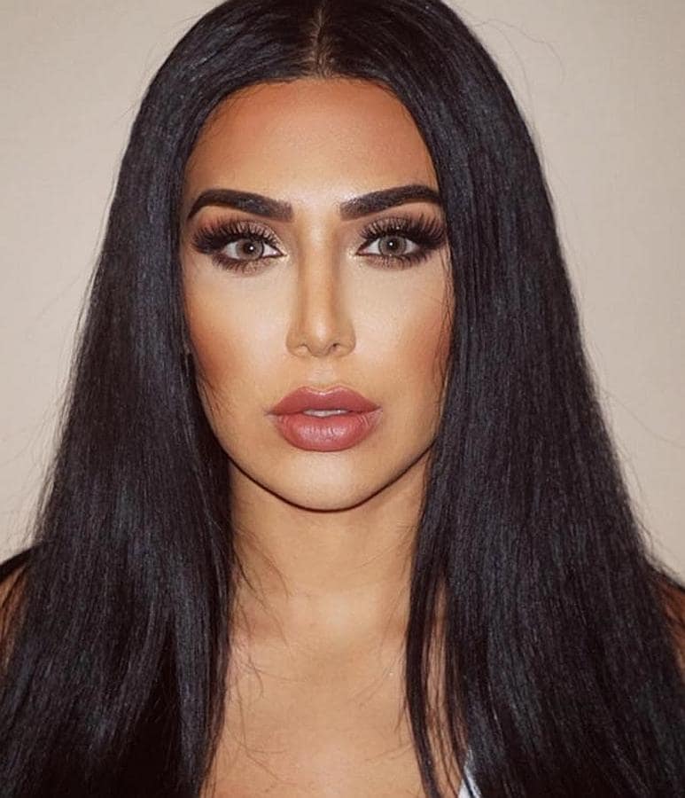 Huda Kattan y sus rasgos faciales como Kardashian