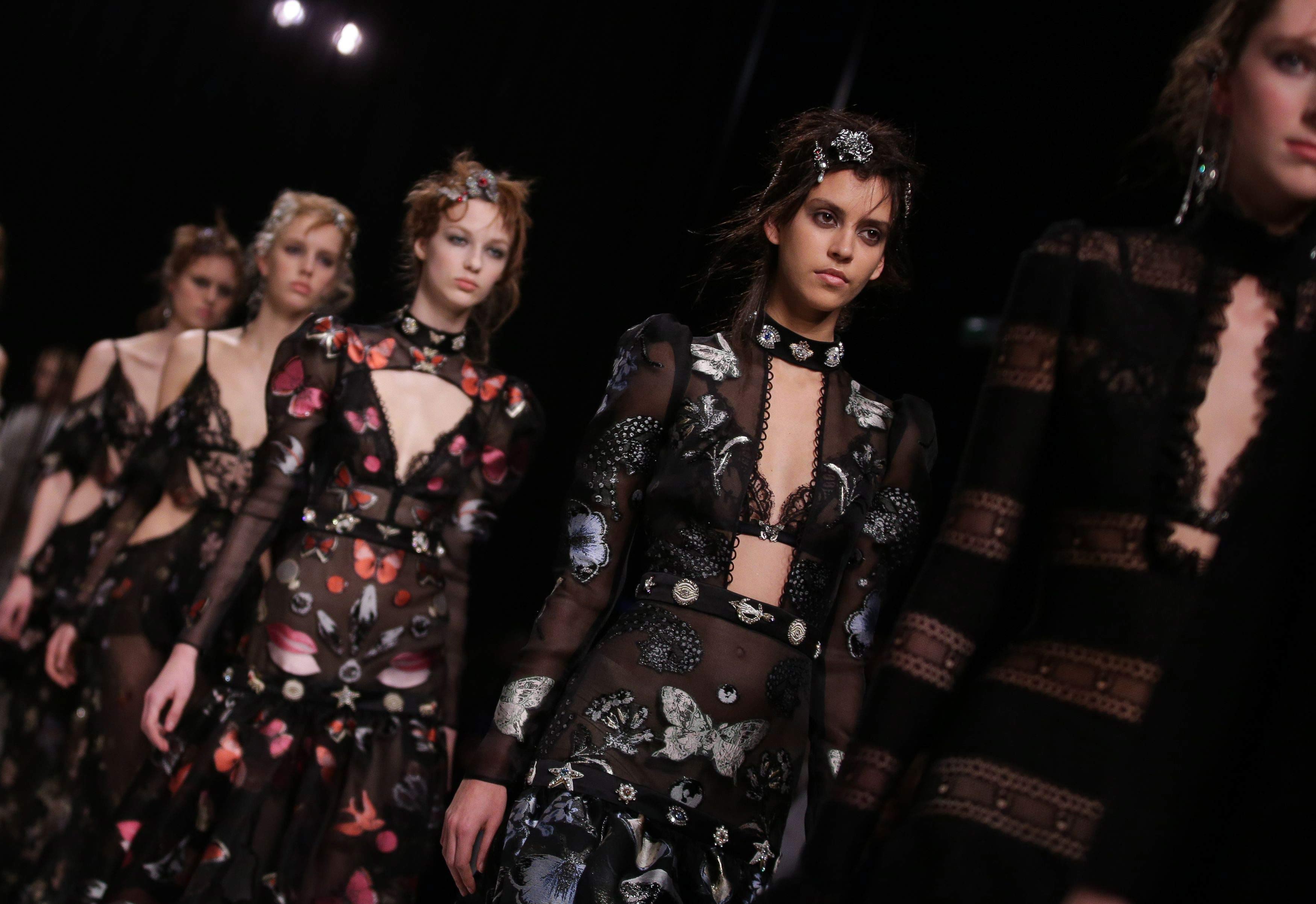 Desfile de Alexander McQueen en la Semana de la Moda de Londres: el regreso