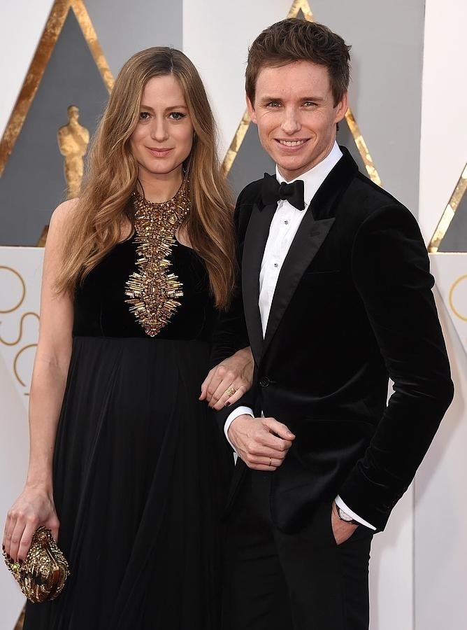 Parejas en la alfombra roja de los Oscar 2016: Eddie Redmayne y Hanna Bagshawe