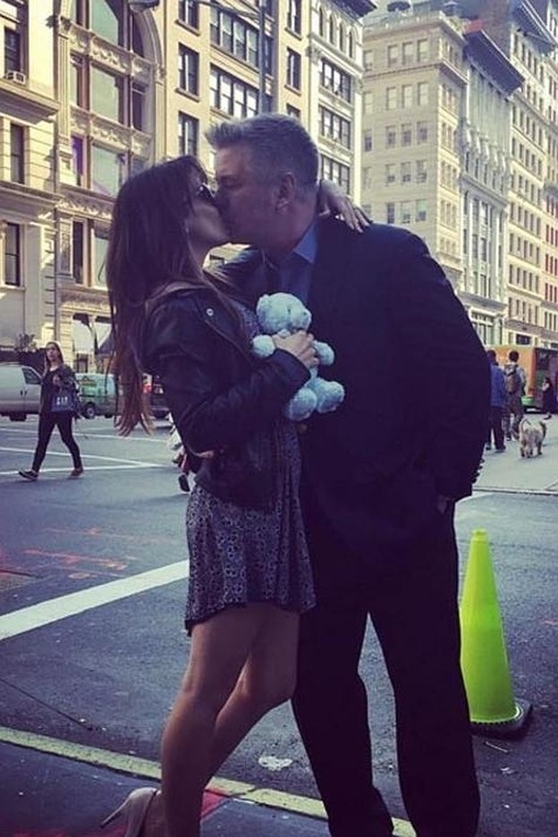 Alec e Hilaria Baldwin anuncian un nuevo embarazo./