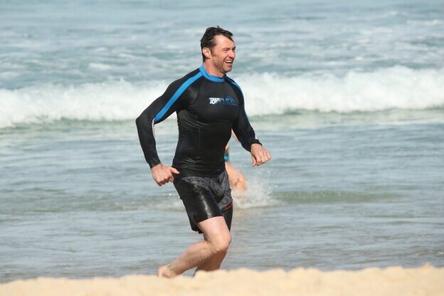 Hugh Jackman rescató a su hijo, arrastrado por el oleaje en una playa australiana./cordon press.