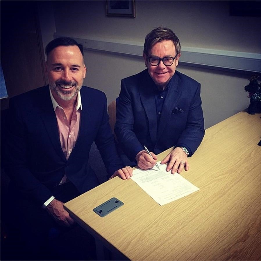 La retransmisión en Instagram de Elton John y David Furnish