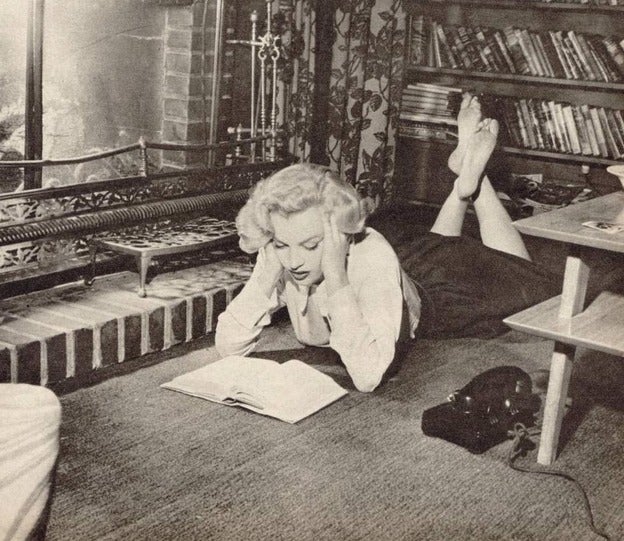 Pincha en la foto de Marilyn Monroe para descubrir los 40 libros que te recomendamos/Pinterest