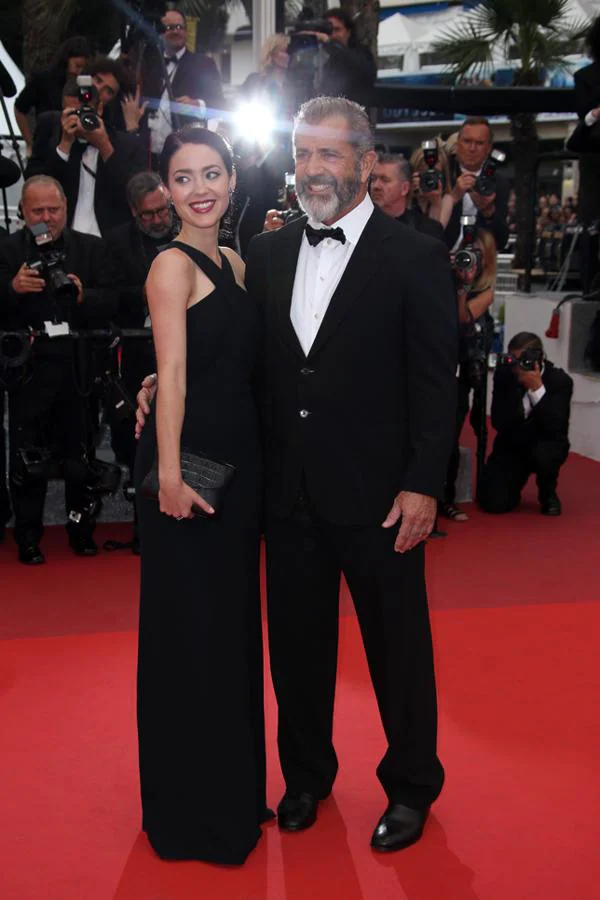 Alfombra roja de la clausura de Cannes: Mel Gibson y Rossalind Ross