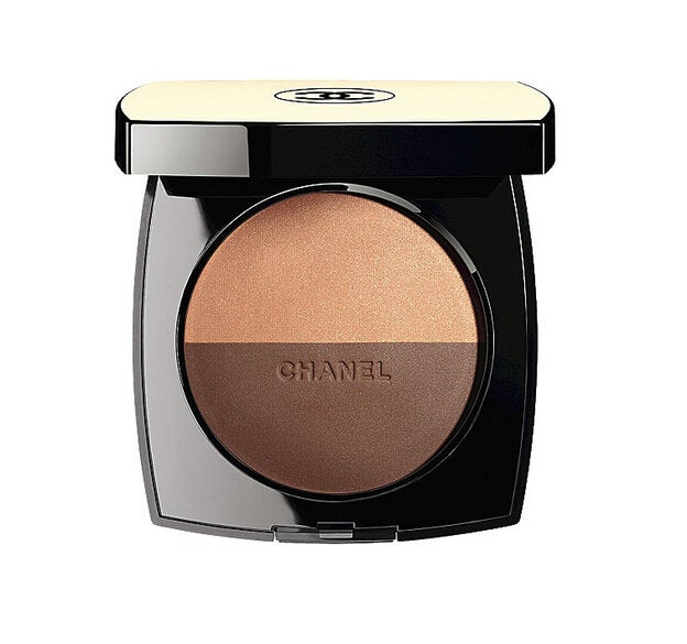 Les Beiges Harmonie Poudres Belle Mine en tono duo nº 1 de Chanel (55 €).