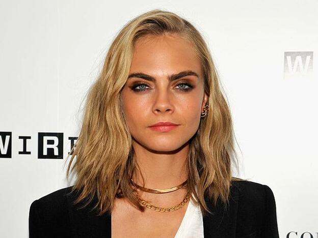 Cara Delevingne con su nuevo look: el long bob o media melena.