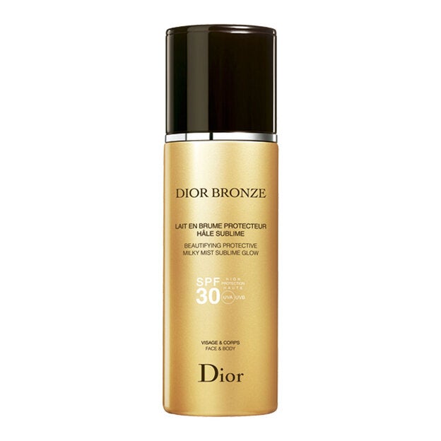 Playa. Dior Bronze Lait en Brume Protecteur Hâle Sublime SPF30 de Dior (45 €).