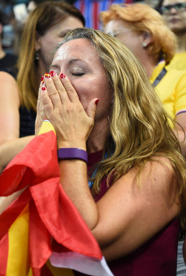 Paqui García, madre de Mireia Belmonte, tras conocer el éxito de su hija en los 400 estilos.