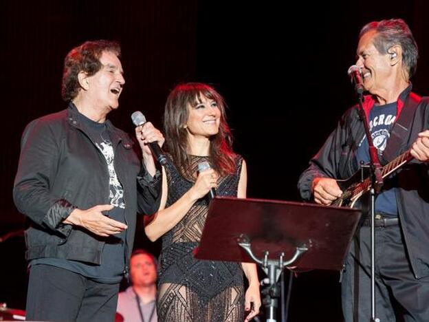 Los cantantes Ramón Arcusa y Manuel de la Calva, integrantes de el Dúo Dinámico, sobre el escenario del Sonorama Ribera./GTRES