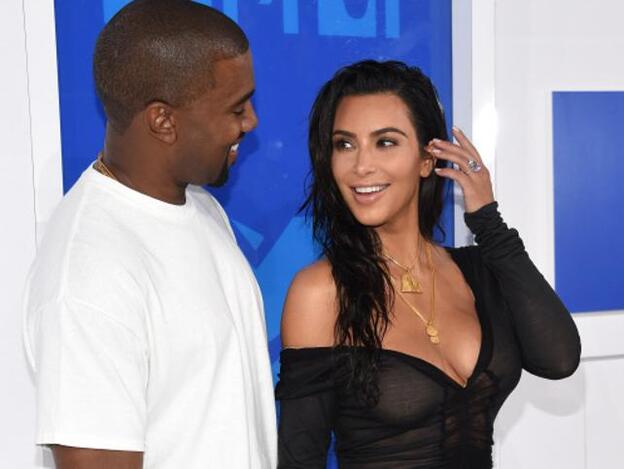 Kanye West y Kim Kardashian en los MTV VMA 2016