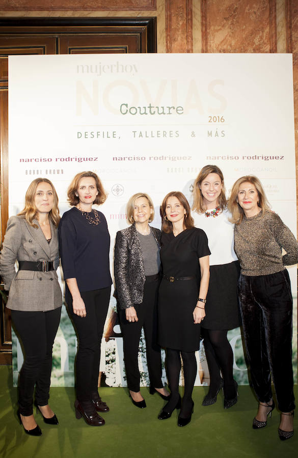 El equipo de Mujerhoy y Taller de Editores en Novias Couture