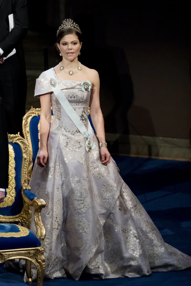 Victoria de Suecia y su vestido princesa de H&M en los Nobel Mujer Hoy