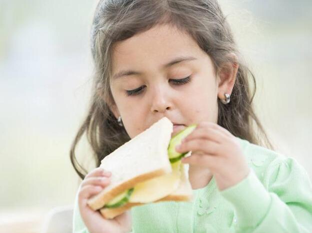 Es importante que los niños coman de todo./fotolia