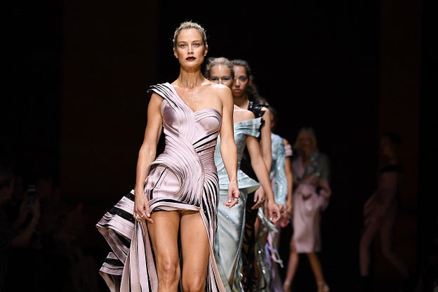 Desfile de Atelier Versace en la pasada edición de la Alta Costura de París./GETTY