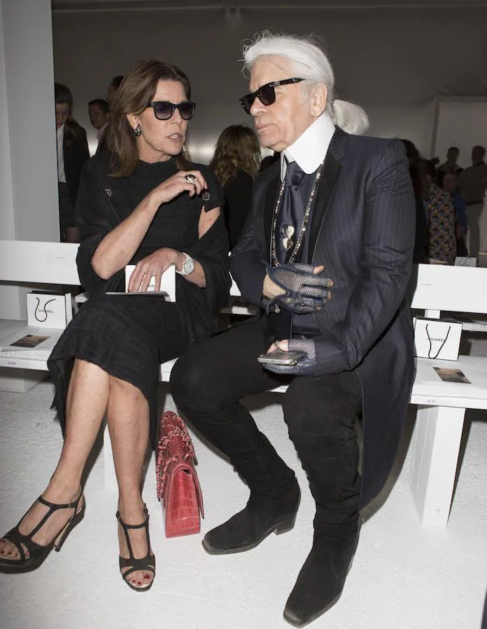 La vida de Carolina de Mónaco en imágenes: con Karl Lagerfeld
