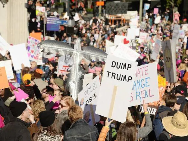 Marcha anti Donald Trump de millones de mujeres y también hombres/gtres