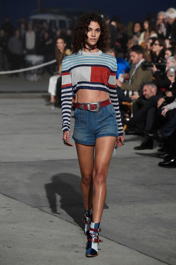 Nuestros looks favoritos del desfile de Tommy Hilfiger