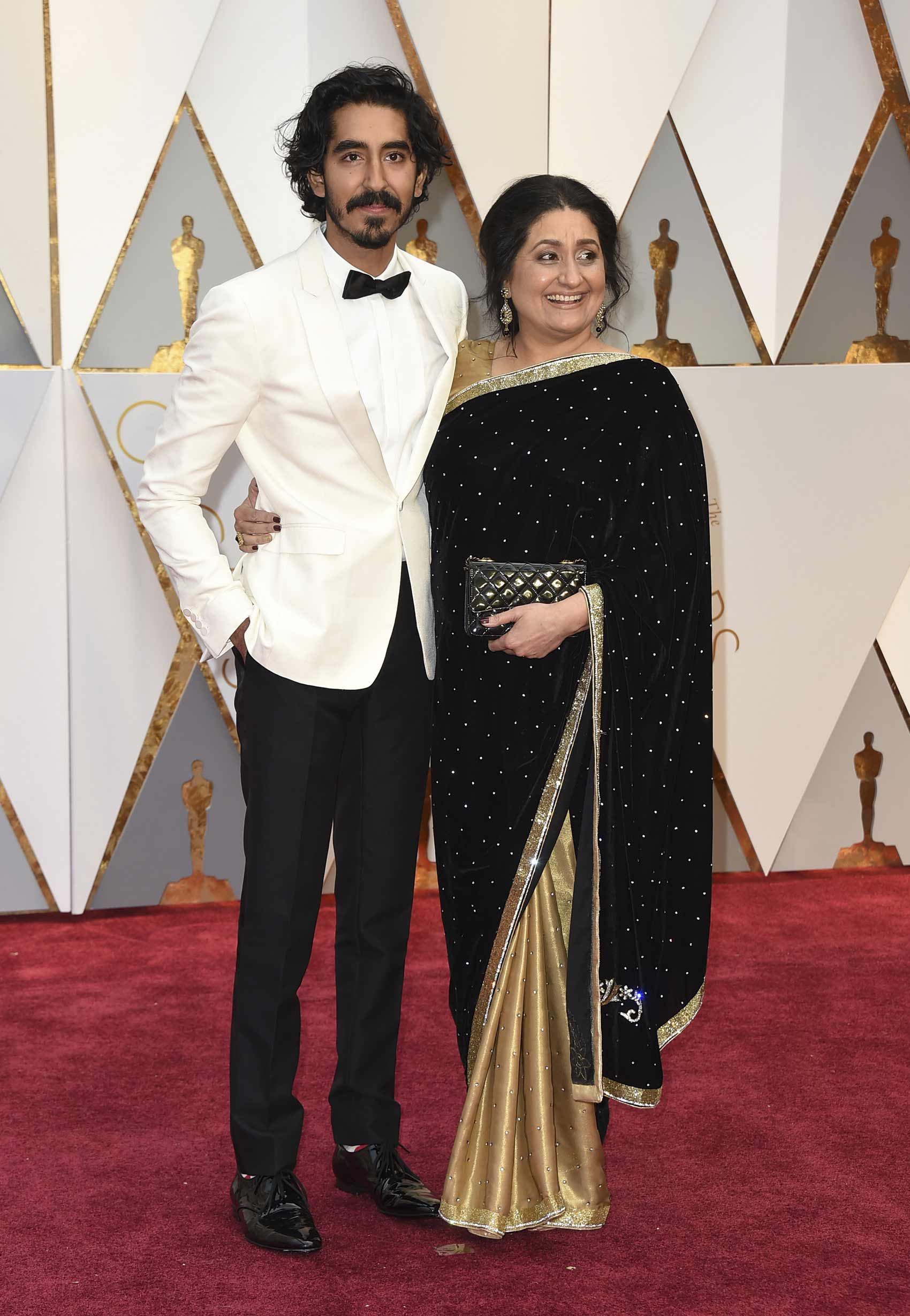 Las parejas en la alfombra roja de los Oscars 2017: Dev y Anita Patel