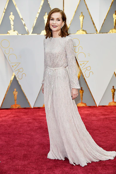 Los looks más elegantes de los Oscars 2017: Isabelle Huppert