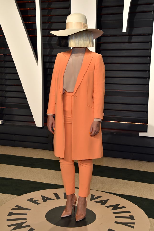 Oscars 2017: el vestido de Sia en la fiesta Vanity Fair