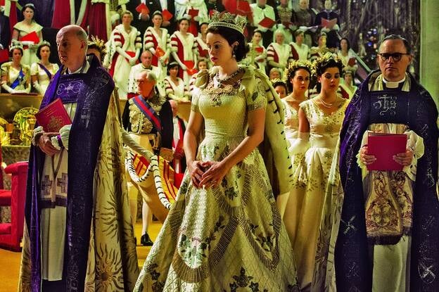 Claire Foy es Isabel II en 'The Crown', que se tuvo que conformar con un único galardón (mejor actor de reparto en serie dramática) en los Emmy 2017./d. r.