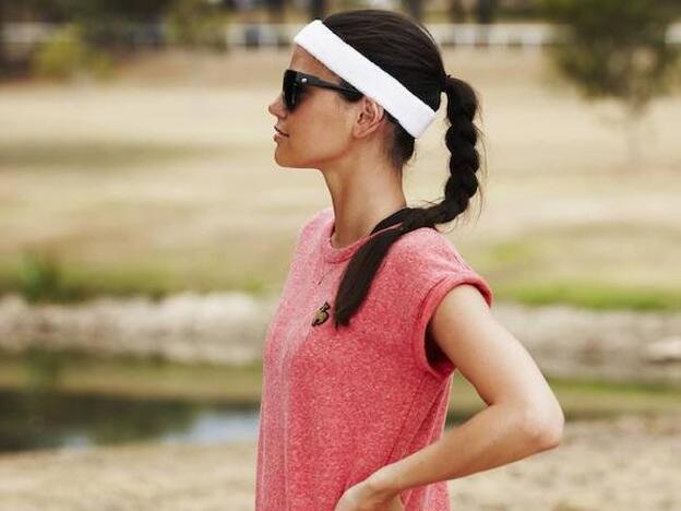 Mujer practicando deporte