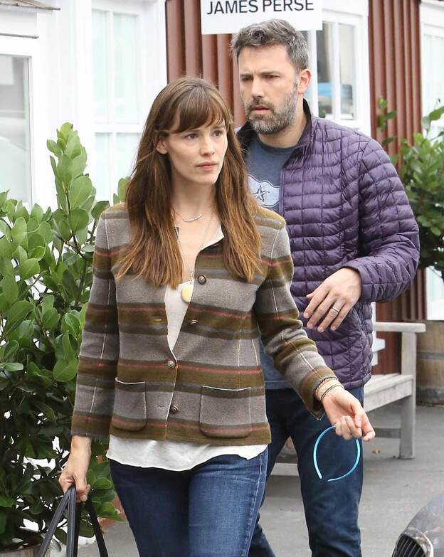 Jennifer Garner y Ben Affleck no han dejado de verse en este año y medio que han estado en proceso de divorcio./gtres.