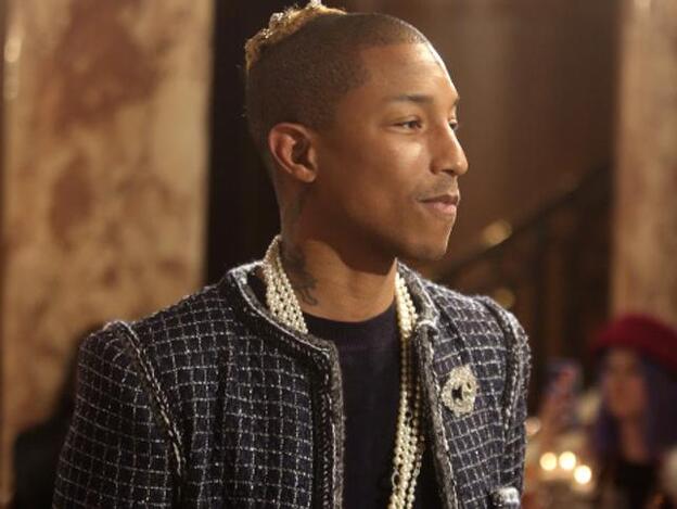 Pharrel Williams en un desfile de Chanel en la semana de la moda AW17/18/GTRES