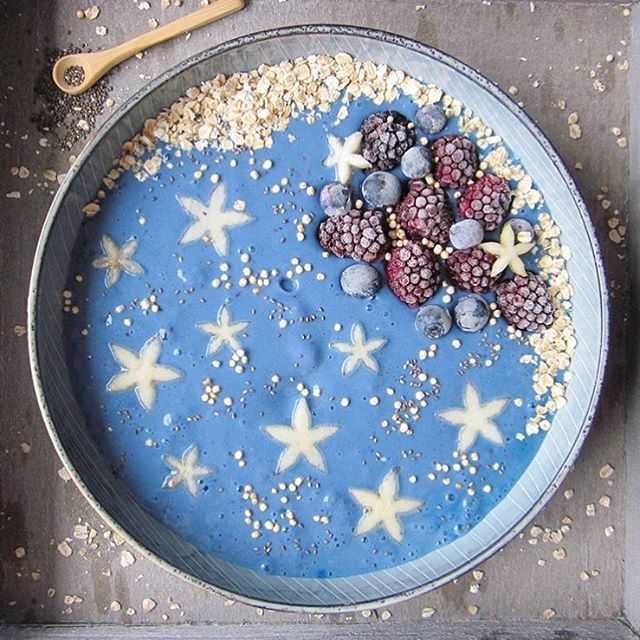 Smoothie bowl con estrellas