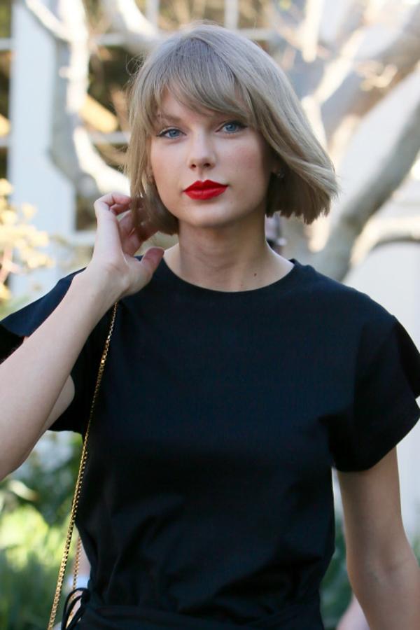 Famosas con labios rojos: Taylor Swift